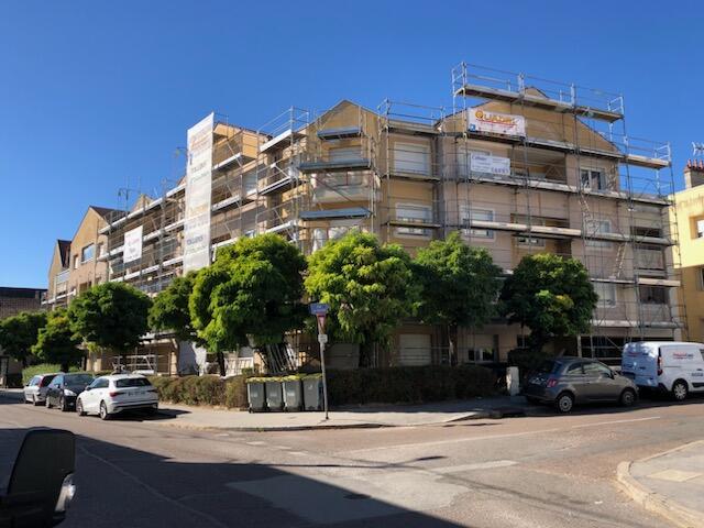 Chantier de ravalement de façade en cours au 31 rue de Jouvence à Dijon